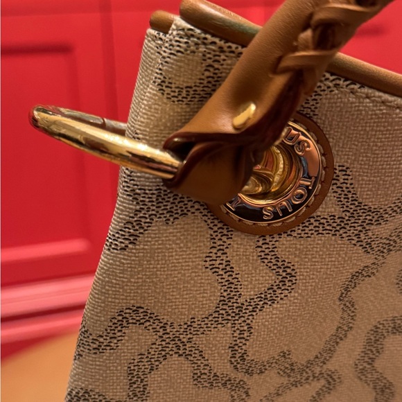 Stylish & Practical TOUS canvas handbag with signature Bear pattern in beige/tan - Picture 3 of 13